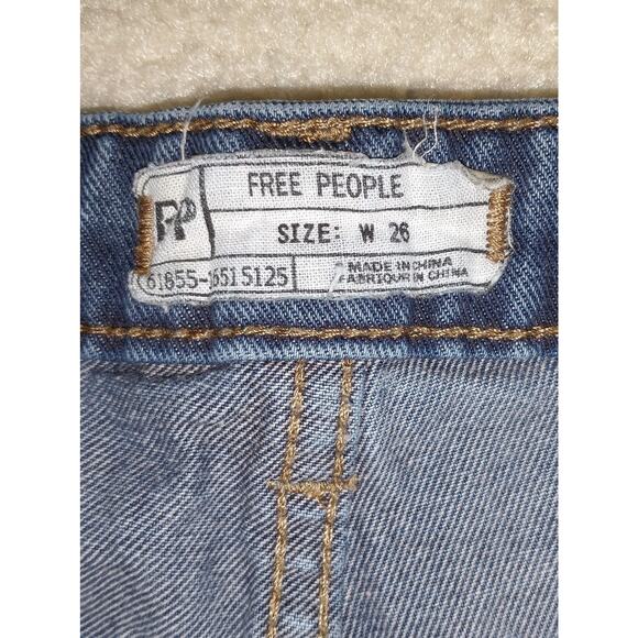 Free People Women's Blue Striped Short Shorts Size 26/US 2 Distressed - Picture 4 of 13